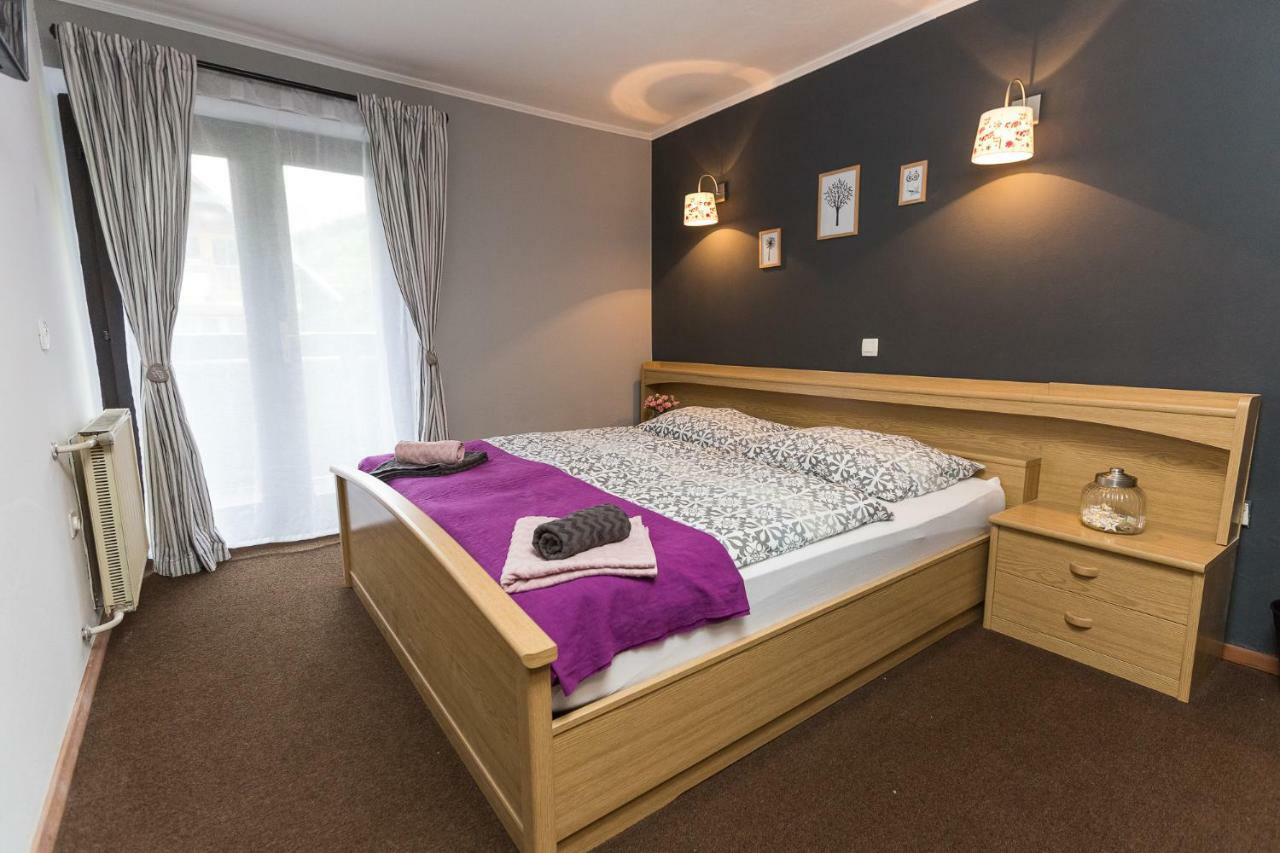 Rooms Malina Blejska Dobrava Buitenkant foto