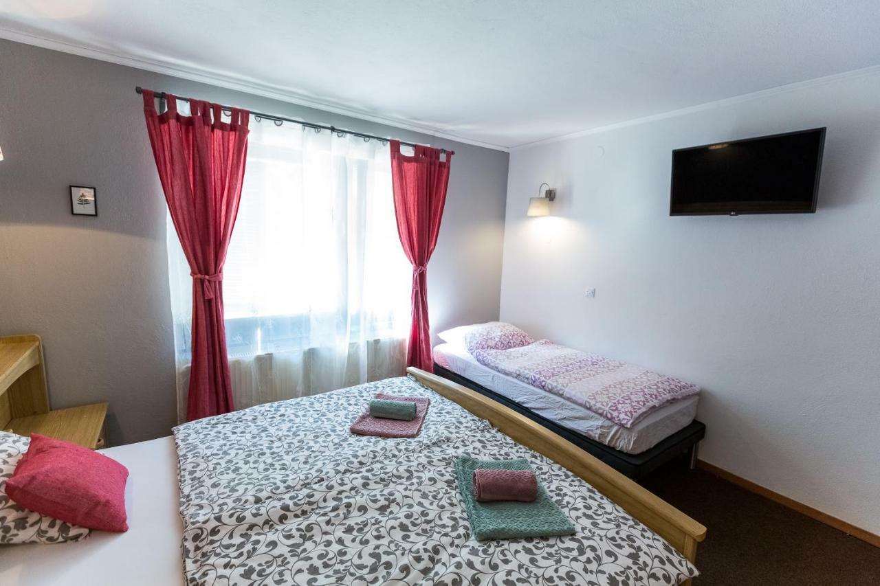 Rooms Malina Blejska Dobrava Buitenkant foto