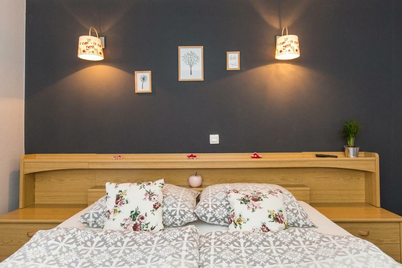 Rooms Malina Blejska Dobrava Buitenkant foto